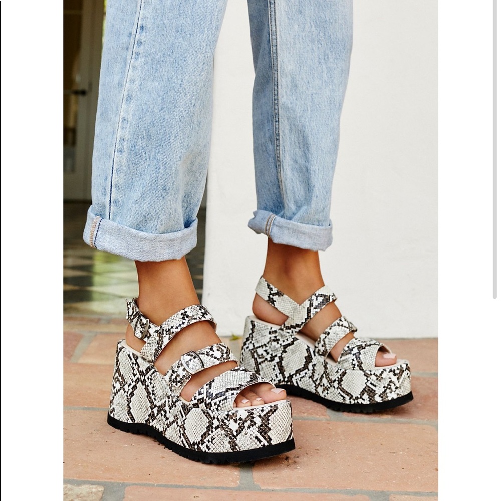 Free people Chelsea platform sandals in Snake